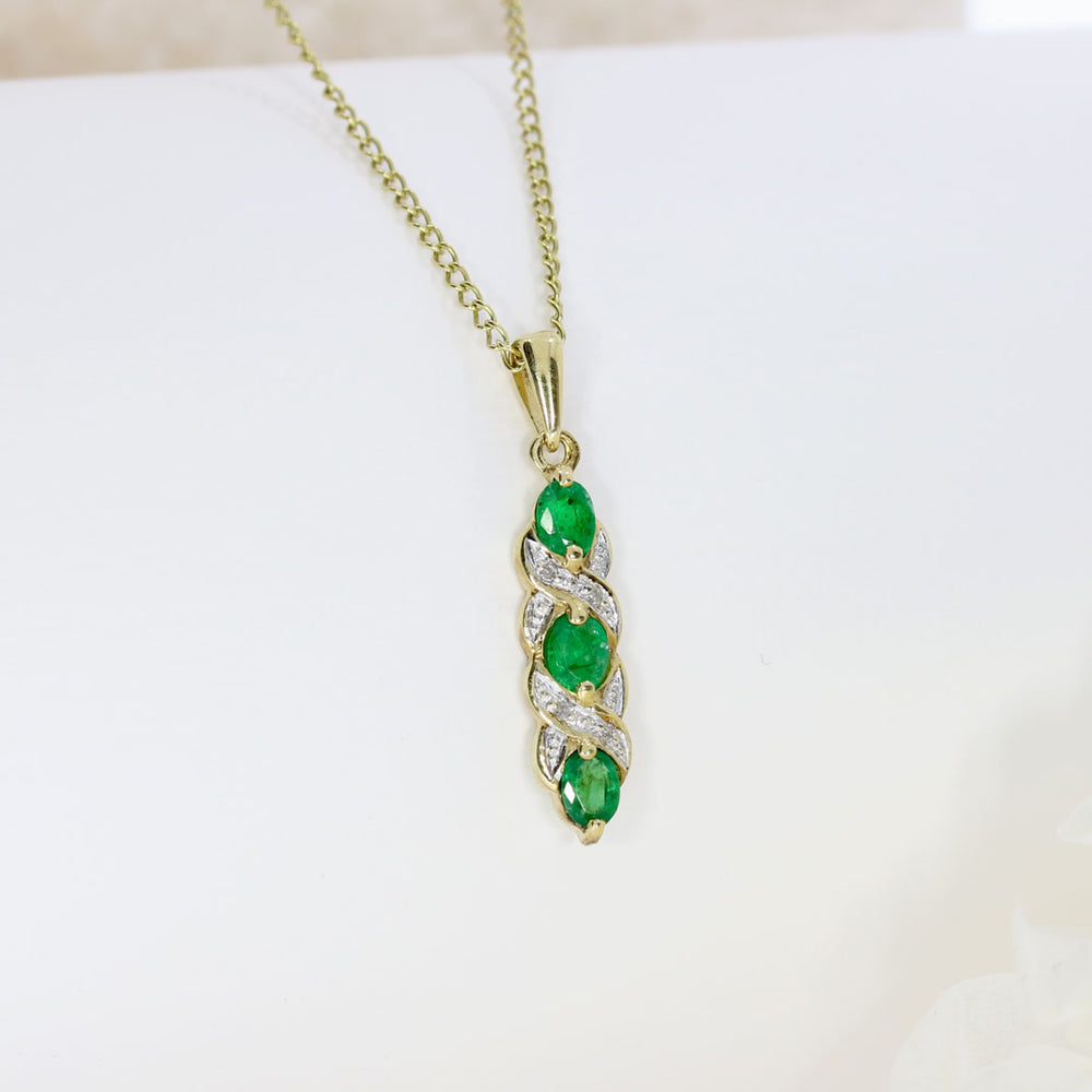 Pre-Owned 9ct Yellow Gold Emerald & Diamond Drop Bar Pendant & 20" Chain
