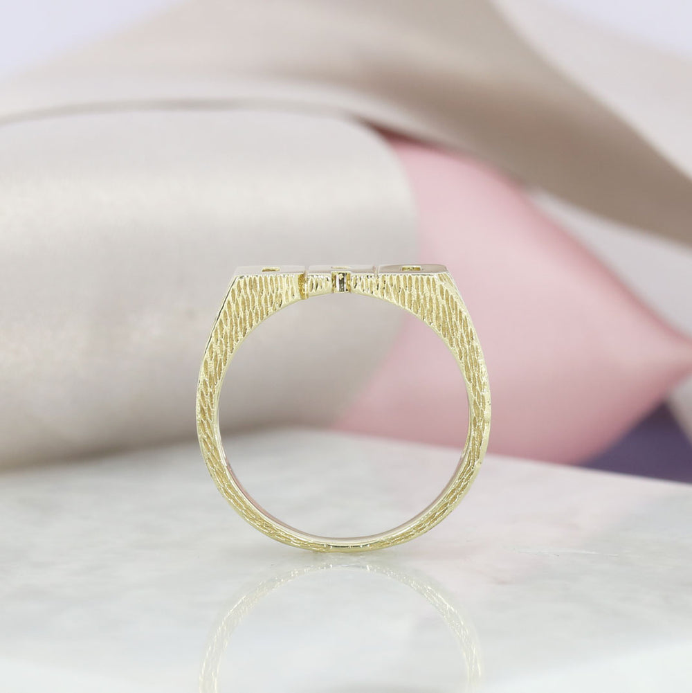 Pre Owned 9ct Yellow Gold DAD Ring With Patterned Shank