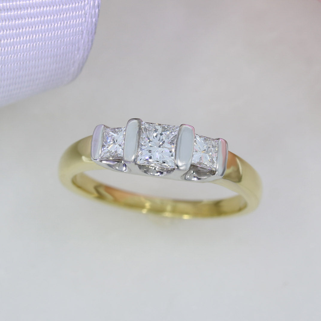 Pre Owned 18ct Gold Princess Cut Diamond 3 Stone Ring.
