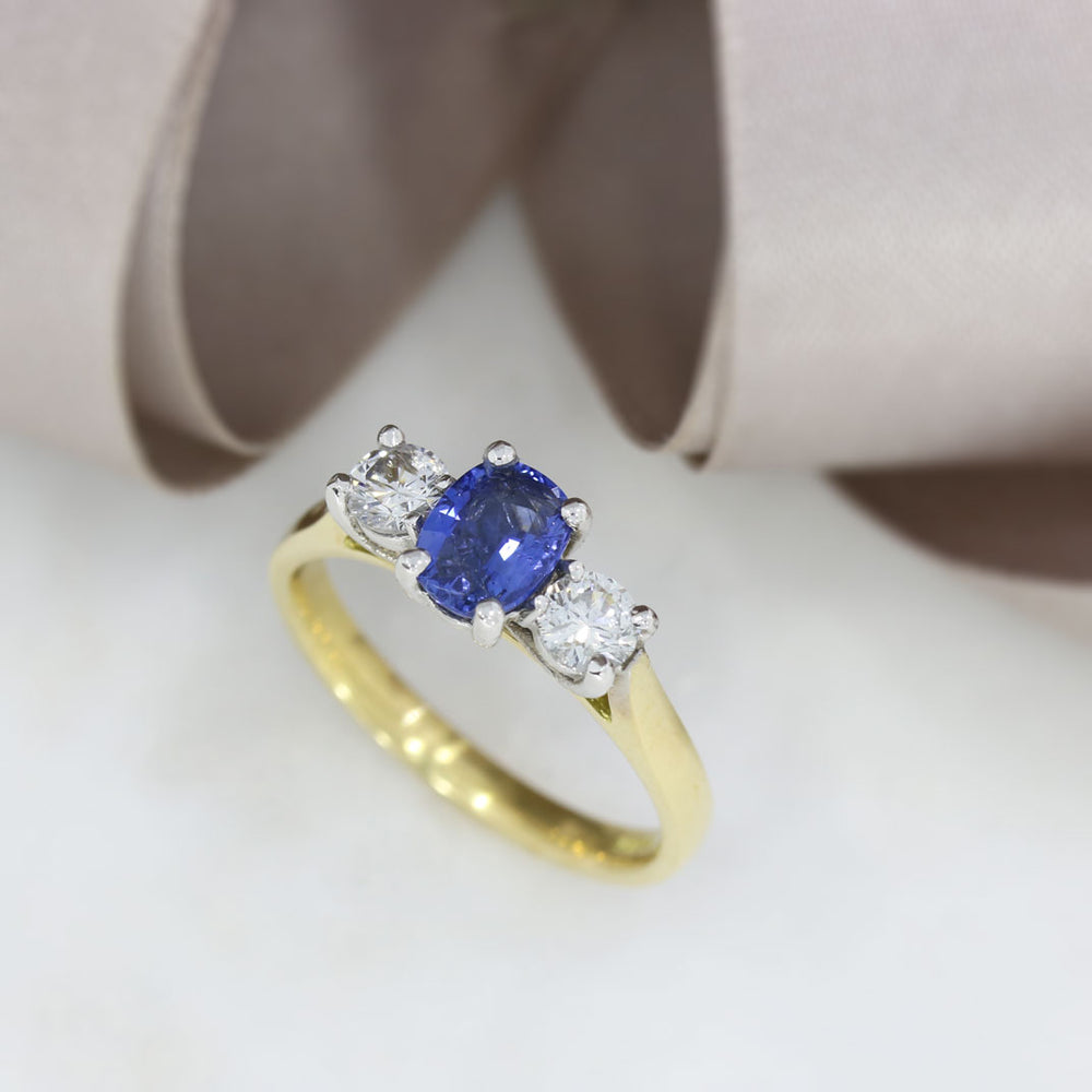 18ct Yellow Gold Oval Sapphire & Diamond 3 Stone Ring