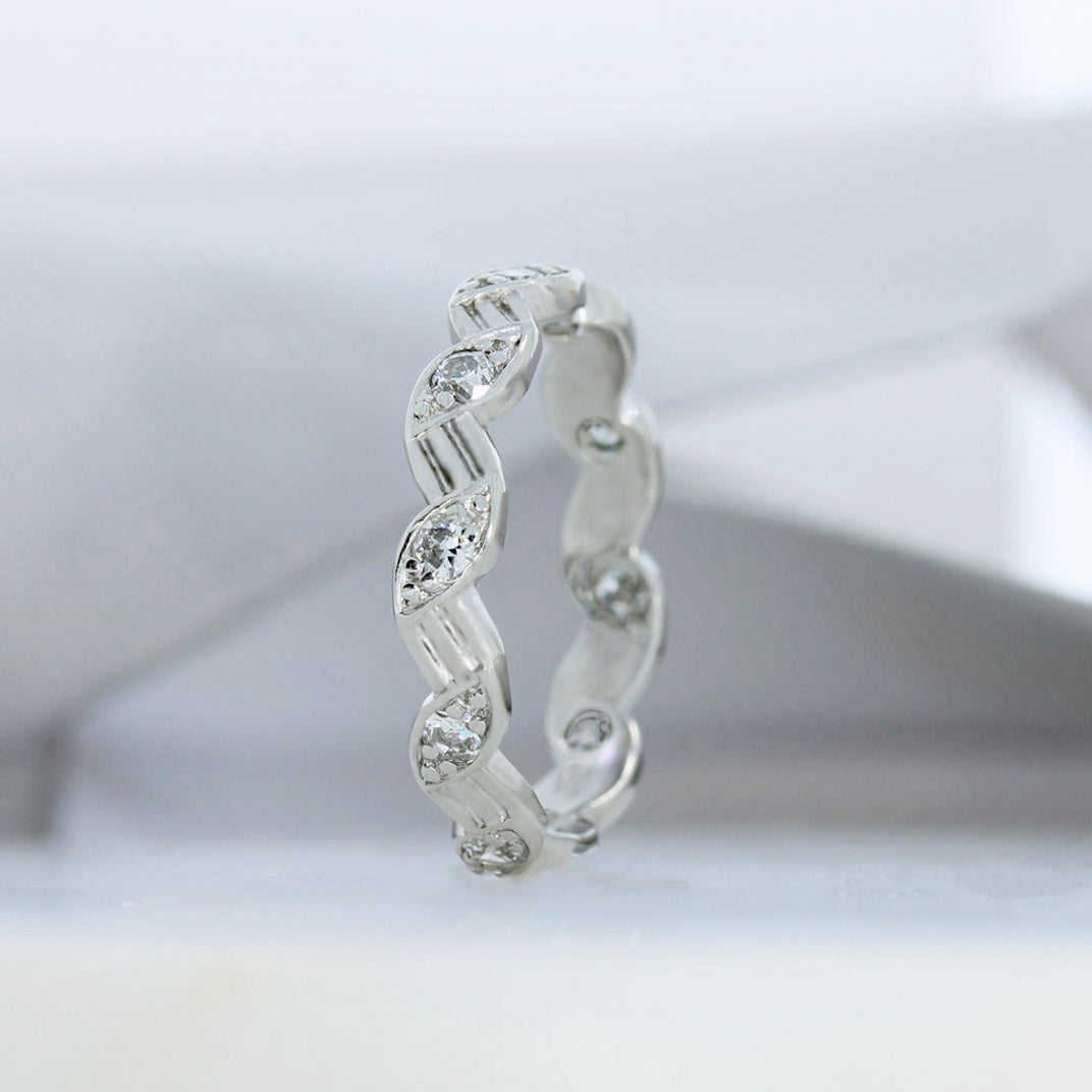 Pre Owned Platinum Zig Zag Diamond Wedding Band