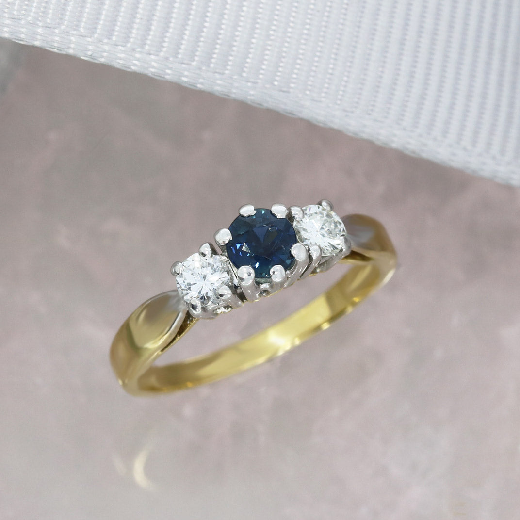 Pre Owned 18ct Yellow Gold Sapphire & Diamond 3 Stone Ring