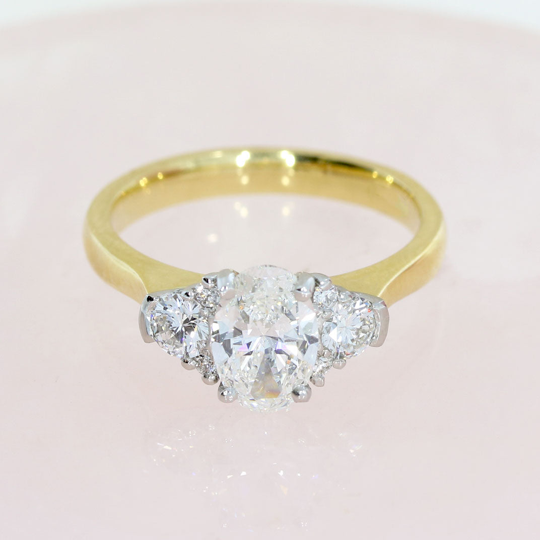Pre Owned GIA Certified 18ct Yellow Gold & Platinum Oval Diamond Ring 1.39ct