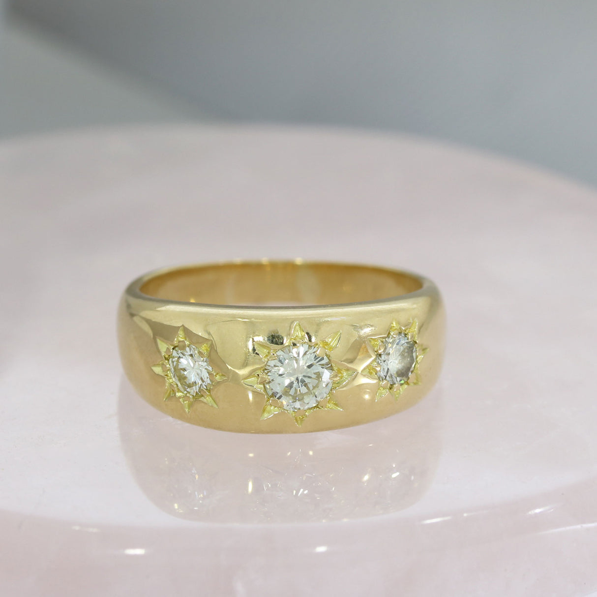 Pre Owned 18ct Yellow Gold Gents Ring with 3 Star Set Round Diamonds Approx 0.70ct