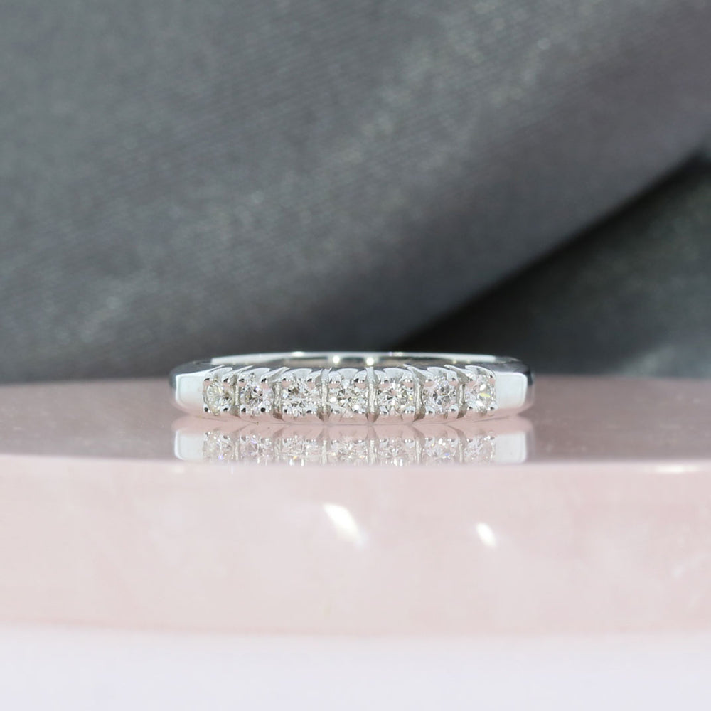 18ct White Gold Claw Set 7 Stone Diamond Eternity Ring 0.18ct