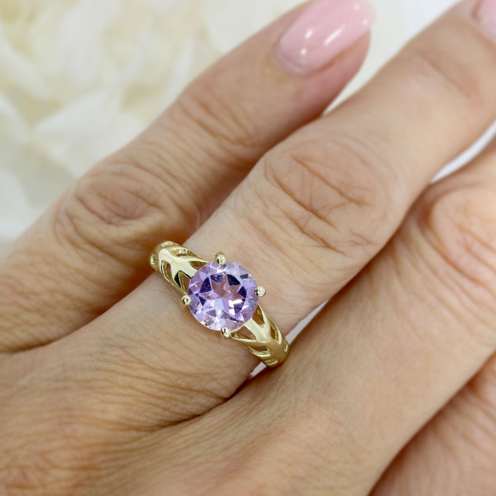 Pre Owned 9ct Yellow Gold Claw Set Round Amethyst Solitaire Ring