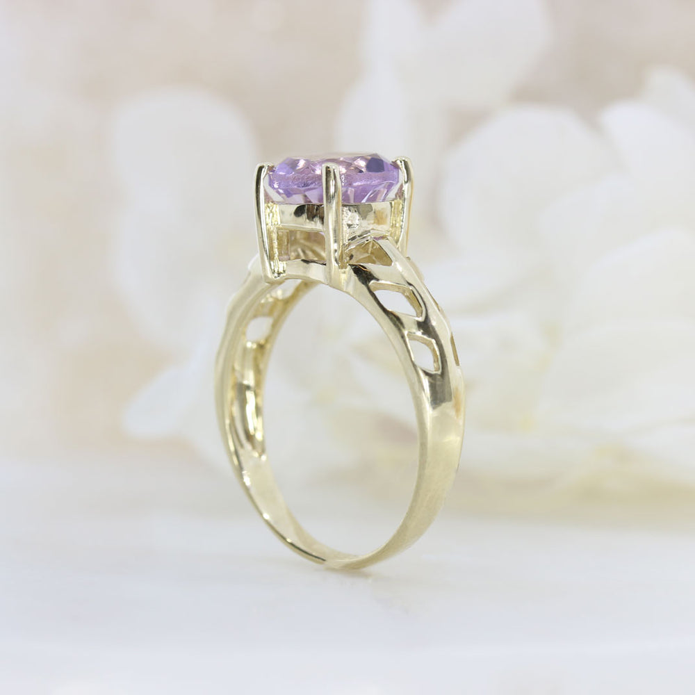 Pre Owned 9ct Yellow Gold Claw Set Round Amethyst Solitaire Ring