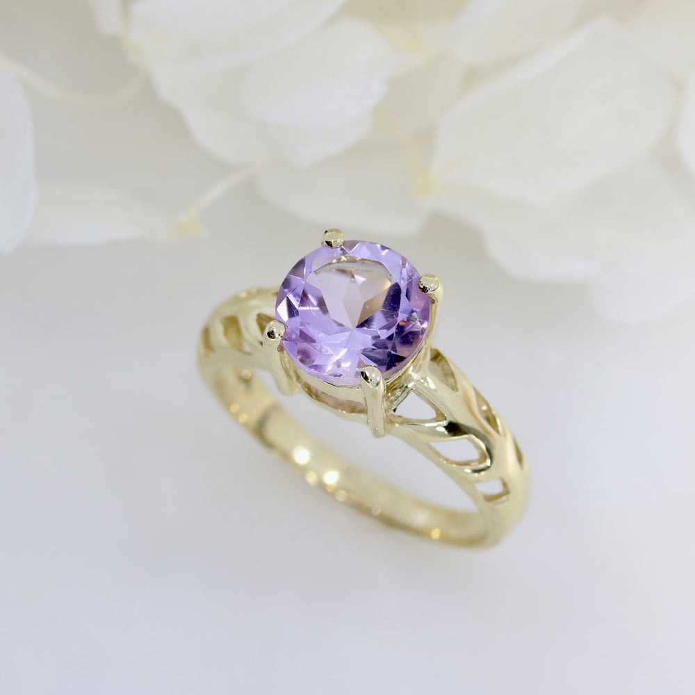 Pre Owned 9ct Yellow Gold Claw Set Round Amethyst Solitaire Ring