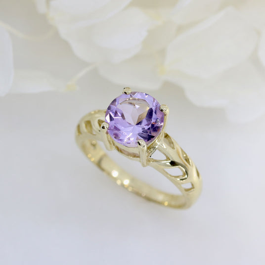 Pre Owned 9ct Yellow Gold Claw Set Round Amethyst Solitaire Ring