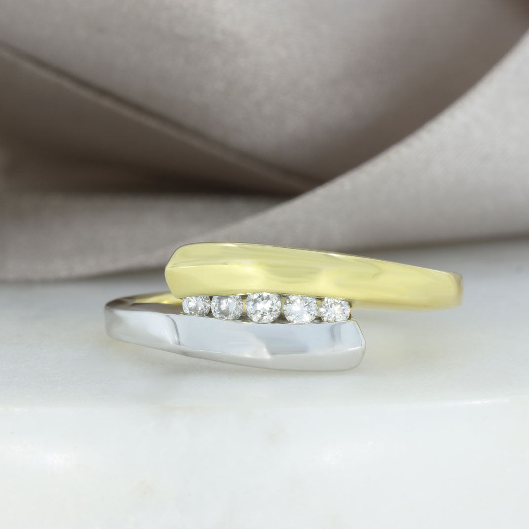 Pre Owned 18ct Gold & Platinum Trap Set Diamond Crossover Ring