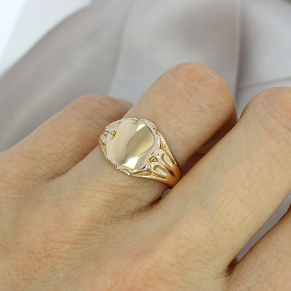 Pre Owned 9ct Yellow Gold Fancy Signet Ring