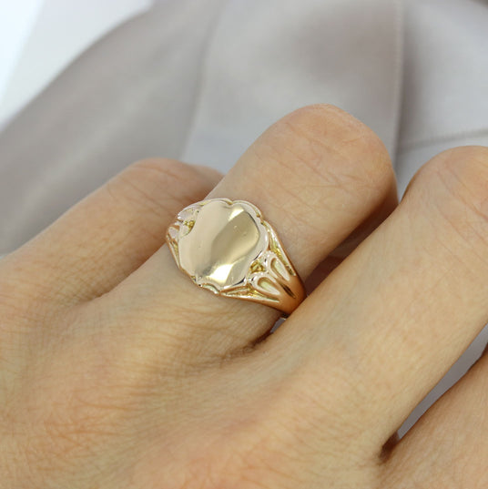 Pre Owned 9ct Yellow Gold Fancy Signet Ring
