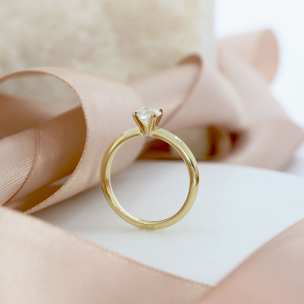 9ct Gold 4 Claw Set Certified Laboratory Grown Diamond Solitaire Ring  0.50ct D VS1