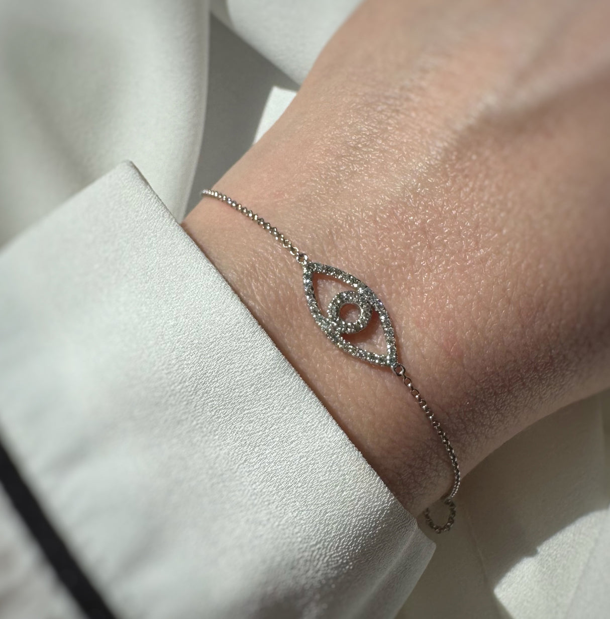 Pre Owned 9ct White Gold Fine Bracelet with Diamond Set Eye
