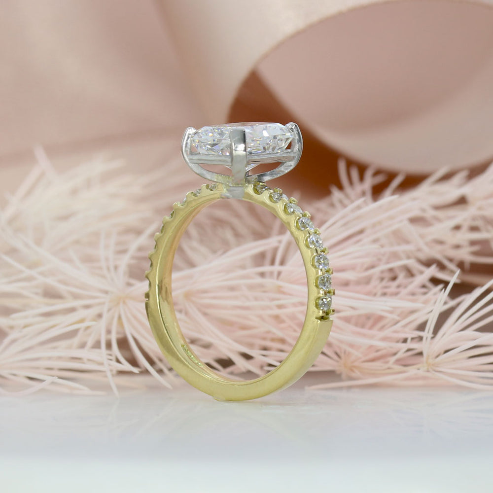 18ct Certified Rectangular Brilliant Cut Lab Grown Diamond Solitaire with Shoulders Stones Total 3.51ct E VS2