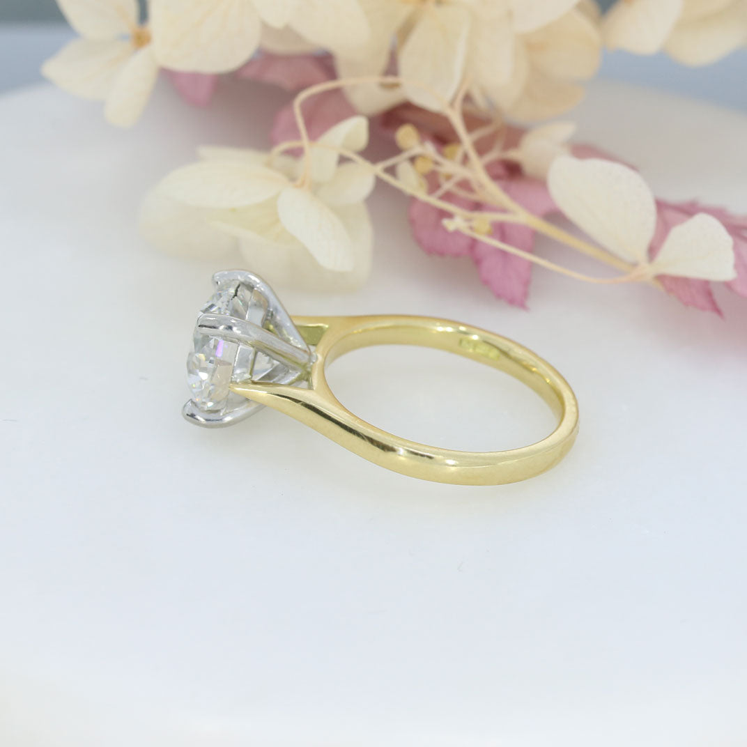 18ct 4 Claw Set Certified Lab Grown Diamond Solitaire Ring 4.00ct D VS2