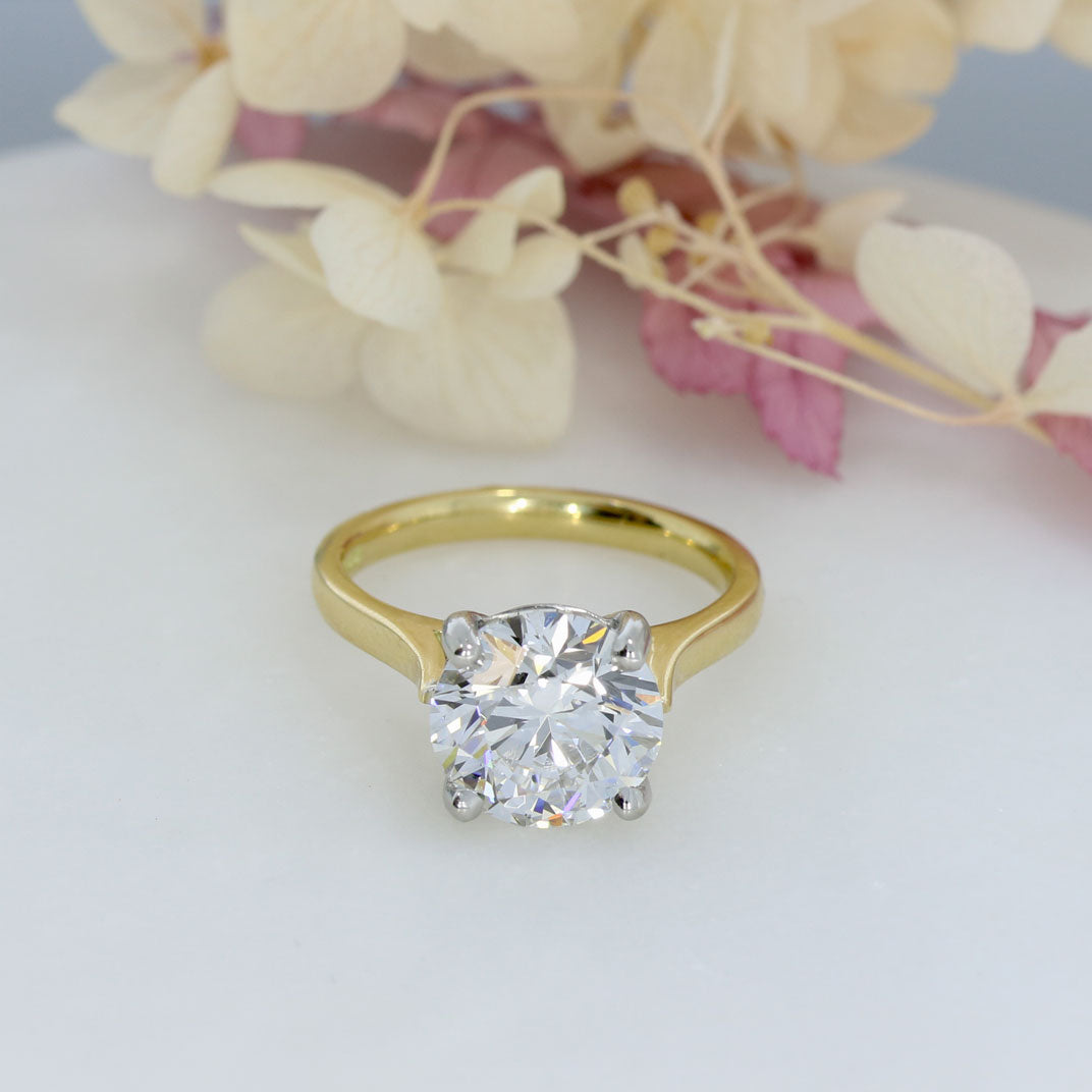18ct 4 Claw Set Certified Lab Grown Diamond Solitaire Ring 4.00ct D VS2