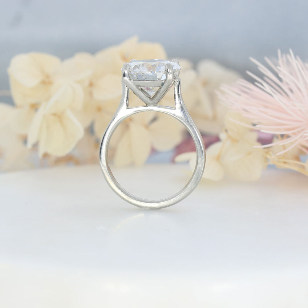 Platinum 4 Claw Set Certified Lab Grown Diamond Round Brilliant Cut Solitaire Ring 5.01ct E VS2