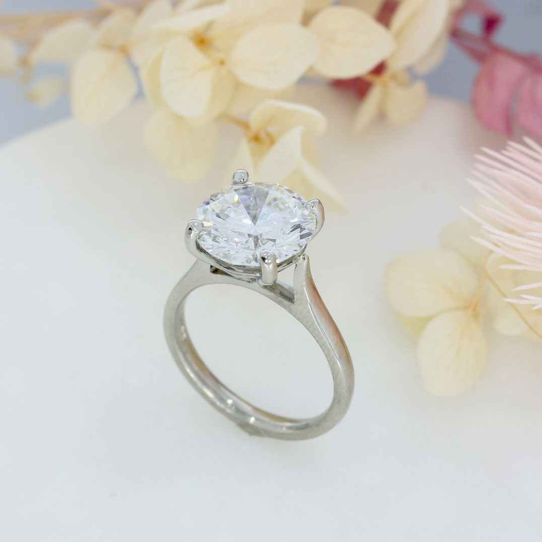 Platinum 4 Claw Set Certified Lab Grown Diamond Round Brilliant Cut Solitaire Ring 5.01ct E VS2