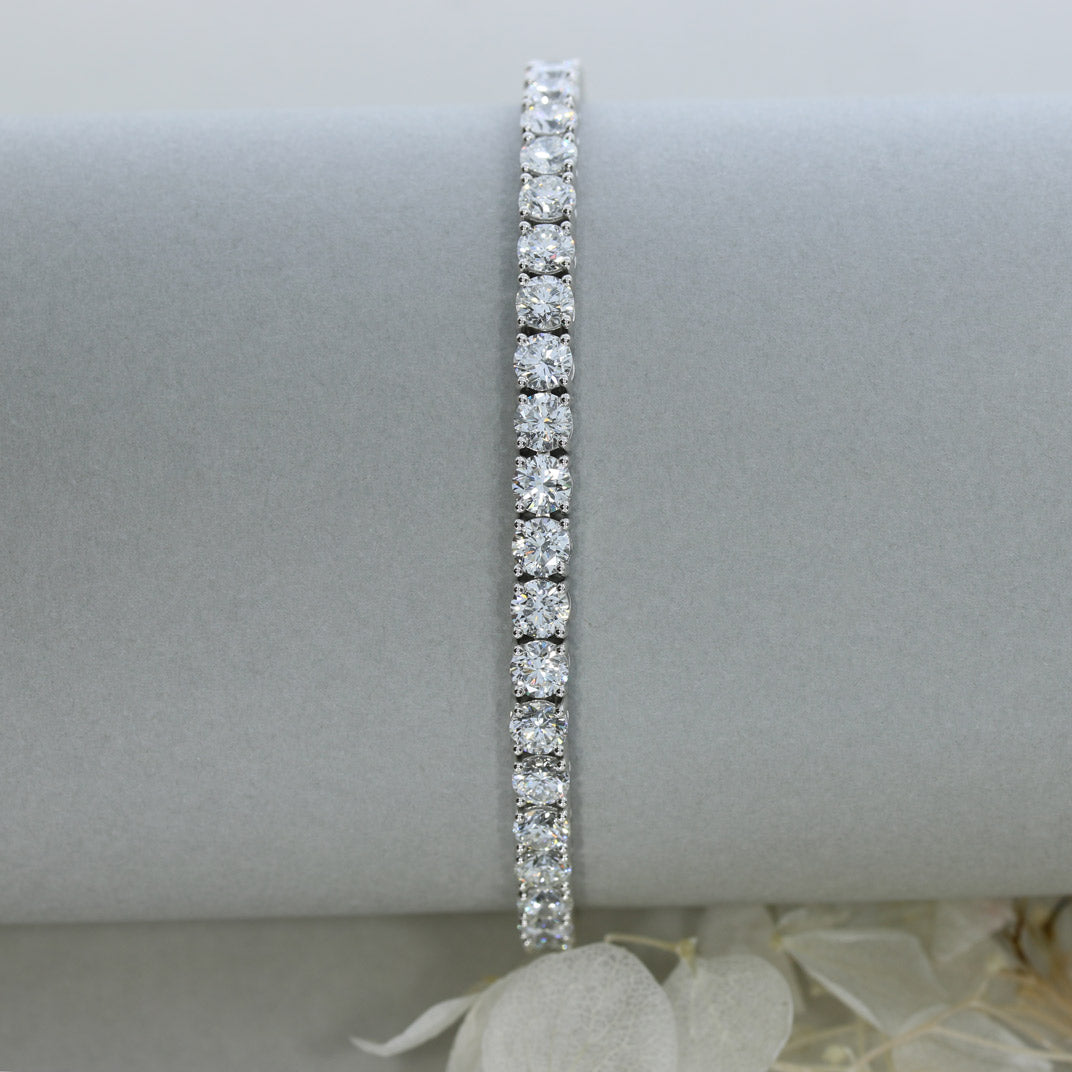 Pre Order 9ct White Gold Claw Set Lab Diamond Line Bracelet 10.00ct