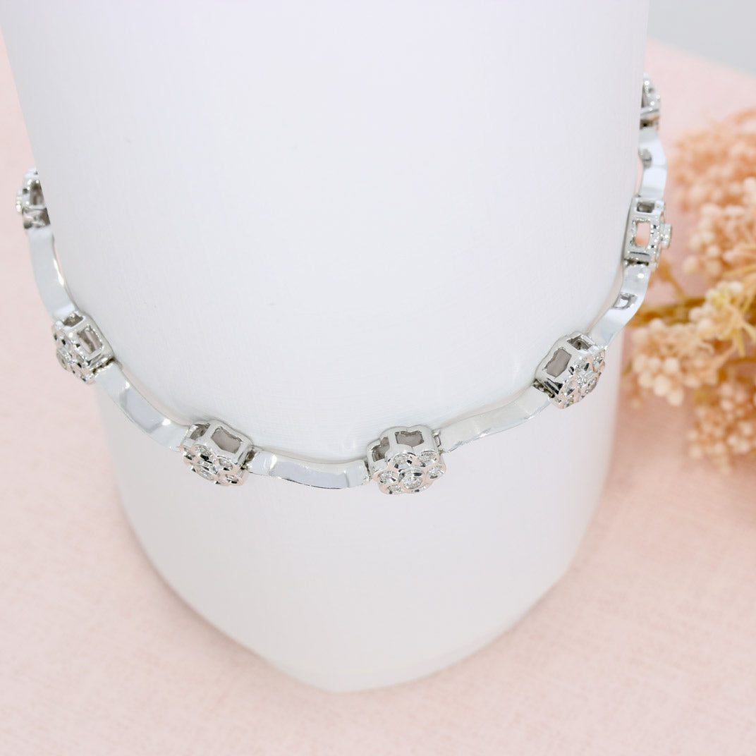 18ct White gold flower cluster link diamond bracelet