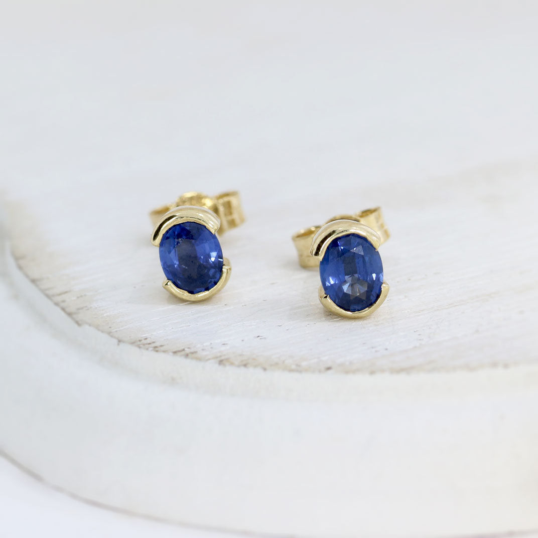 9ct Yellow Gold Oval Shape Sapphire Stud Earrings