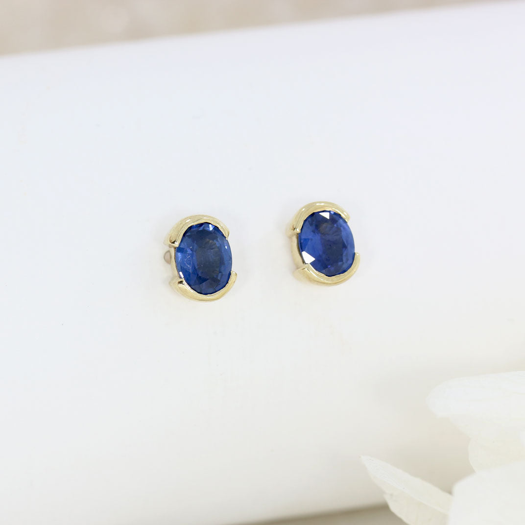 9ct Yellow Gold Oval Shape Sapphire Stud Earrings