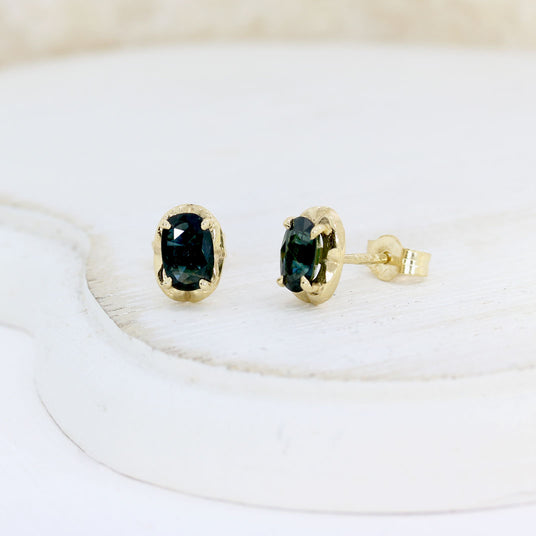 9ct yellow Gold Oval 4 Claw Set Sapphire Stud Earrings
