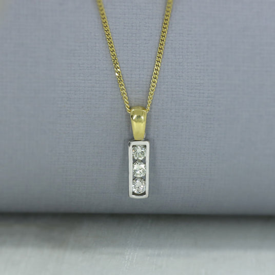 18ct Yellow Gold 3 Stone Trap Set Diamond Pendant with 18 inch 18ct