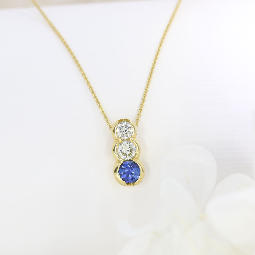 18ct Gold Sapphire & Diamond 3 Stone Pendent On an 18ct Gold 18" Chain