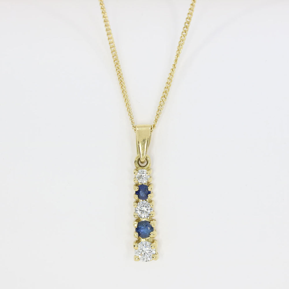 18ct Yellow Gold Sapphire & Diamond Pendant On an 18ct 18" Chain