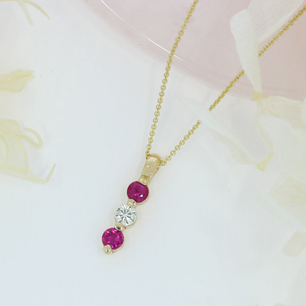 9ct Yellow Gold 3 Stone Ruby & Diamond Drop Pendant 9ct 18" Chain