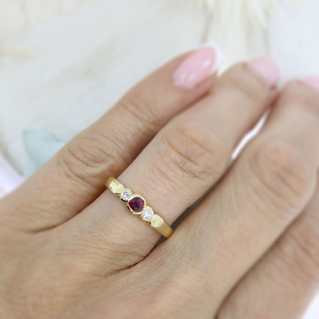 18ct Yellow Gold Rub Over Set Ruby & Diamond 3 Stone Ring