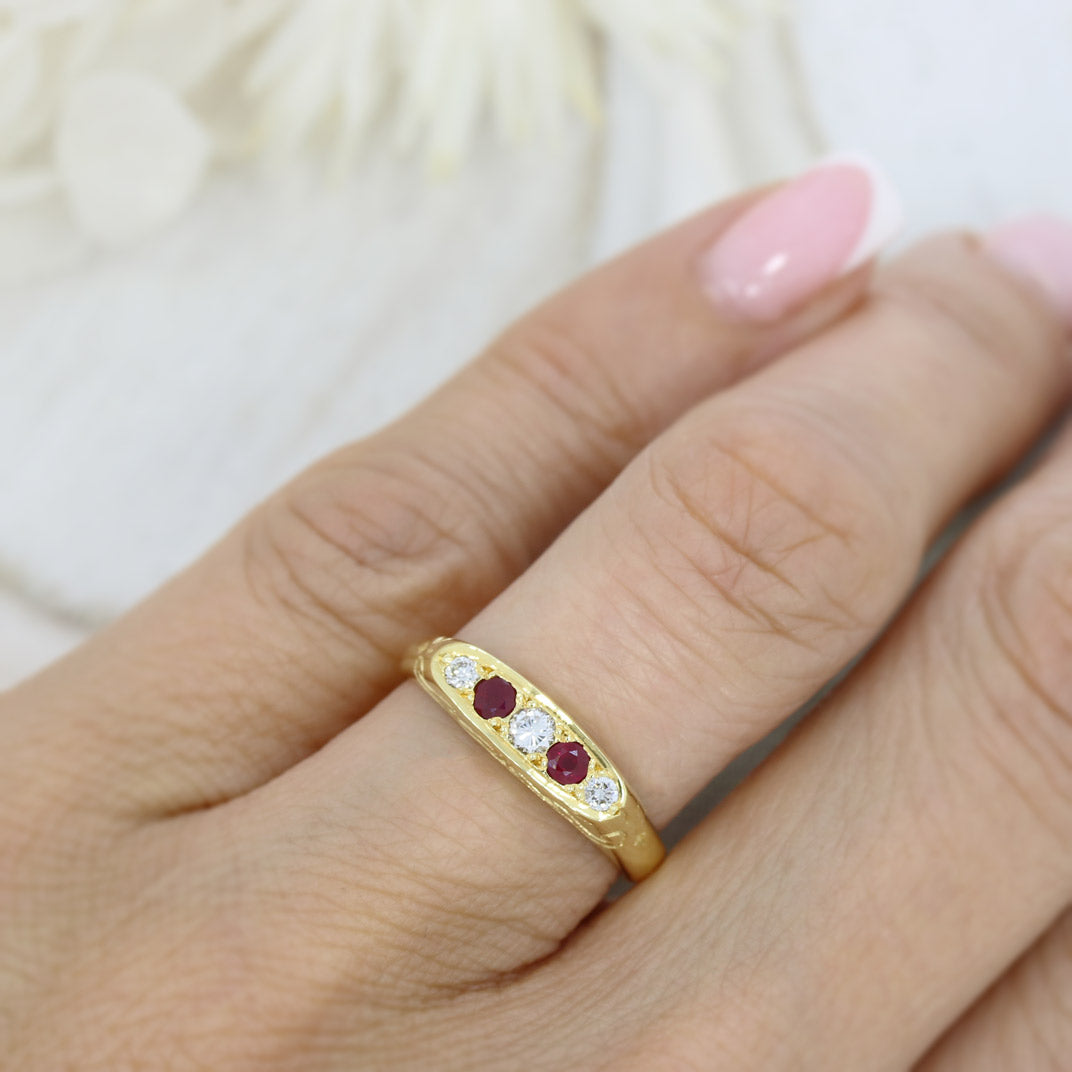 18ct Yellow Gold Ruby & Diamond Vintage Style Boat Ring