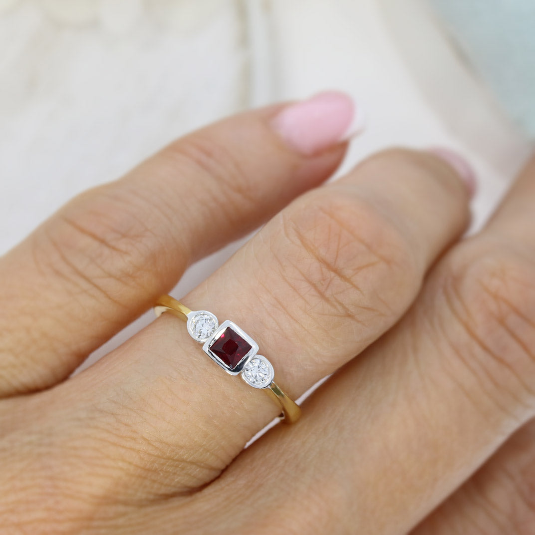 18ct Yellow Gold Ruby & Diamond 3 Stone Ring in a Rub Over Setting.