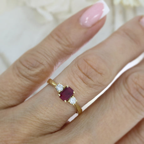 18ct Yellow Gold Ruby & Diamond 3 Stone Claw Set Ring