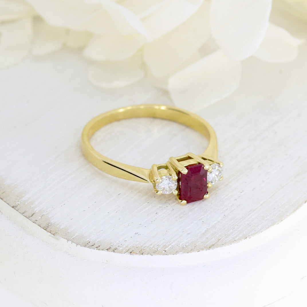18ct Yellow Gold Ruby & Diamond 3 Stone Claw Set Ring