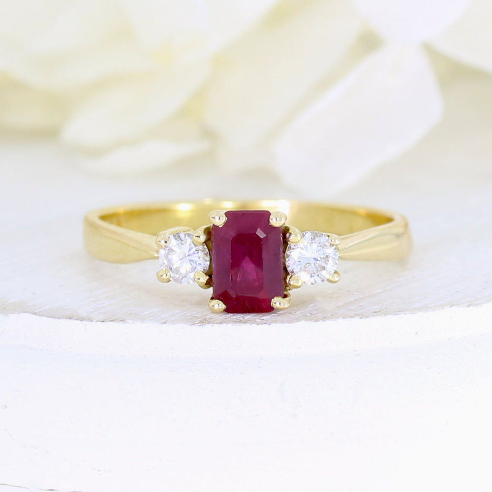18ct Yellow Gold Ruby & Diamond 3 Stone Claw Set Ring