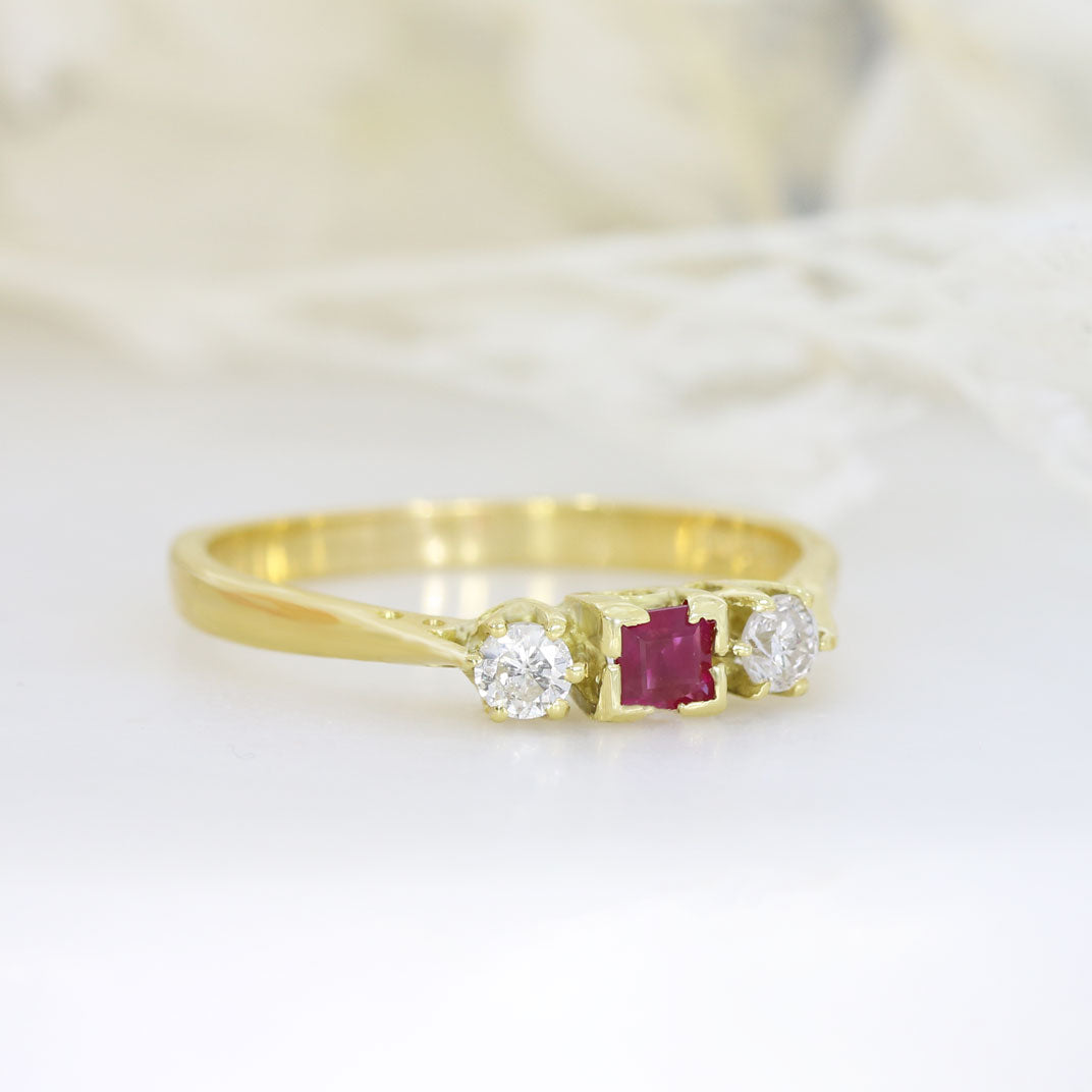 18ct Yellow Gold Ruby & Diamond Three Stone Ring