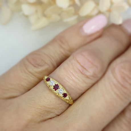 18ct Yellow Gold 5 Stone Ruby & Diamond Vintage Style Boat Ring.
