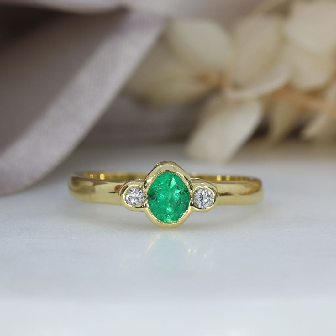 18ct Yellow Gold Emerald & Diamond 3 Stone Ring