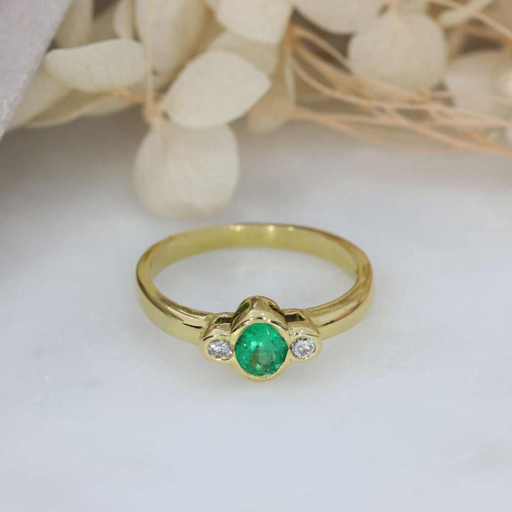 18ct Yellow Gold Emerald & Diamond 3 Stone Ring