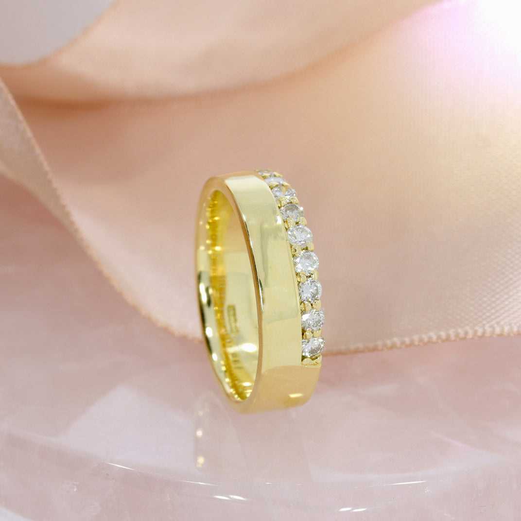 18ct Gold Band With Claw Set Diamonds To The Edge 0.54ct