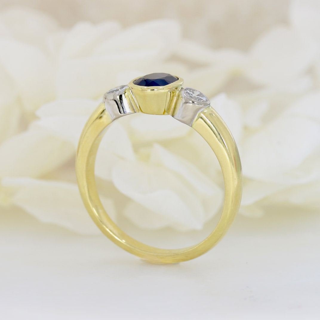 18ct Yellow 3 Stone Sapphire & Diamond Ring