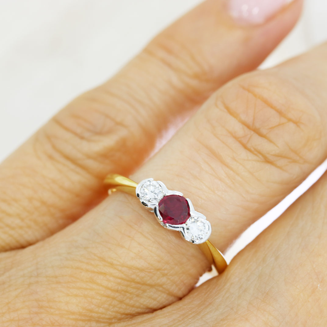 18ct Yellow Gold Rubover Set Round Ruby & Diamond 3 Stone Ring