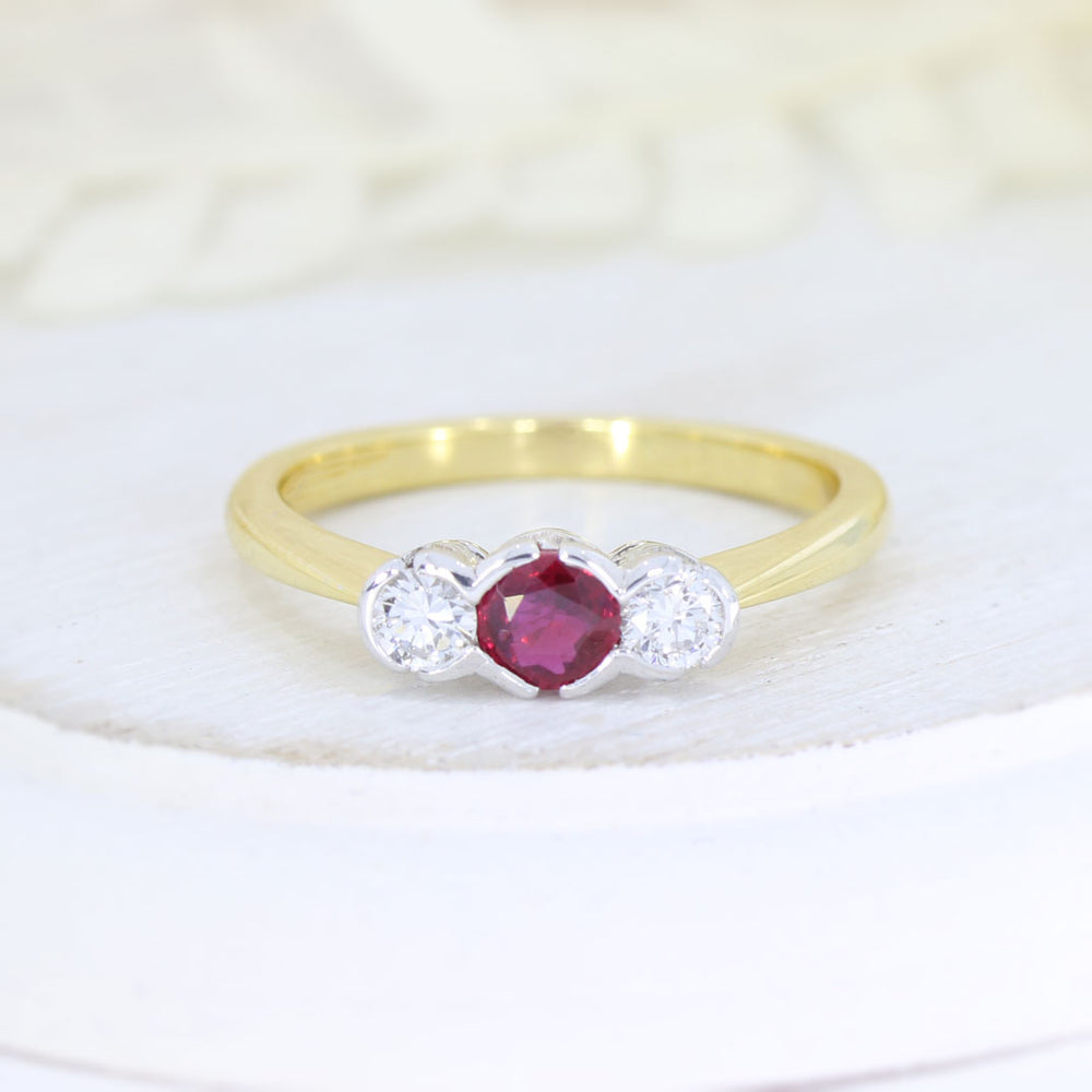 18ct Yellow Gold Rubover Set Round Ruby & Diamond 3 Stone Ring