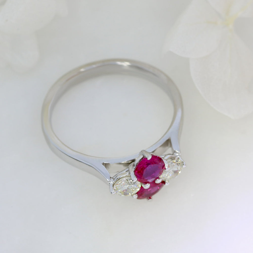 18ct White Gold Claw Set Ruby & Diamond 4 Stone Cluster Ring.
