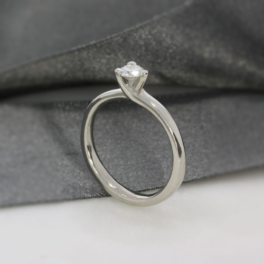 IGI Certified Palladium VS2 E Diamond Solitaire Ring 0.30ct