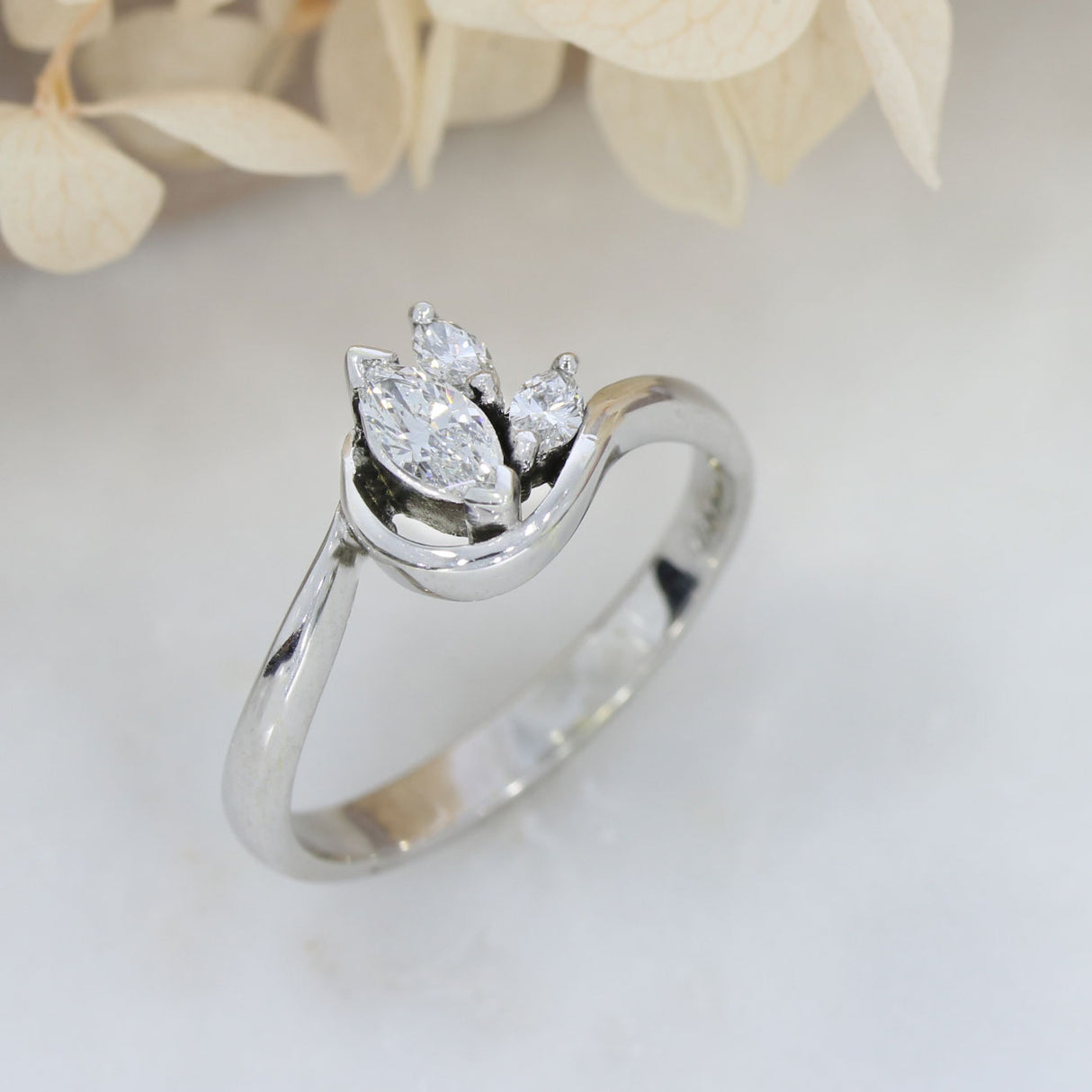 9ct Gold Marquise Diamond 3 Stone Swirl Ring 0.38ct