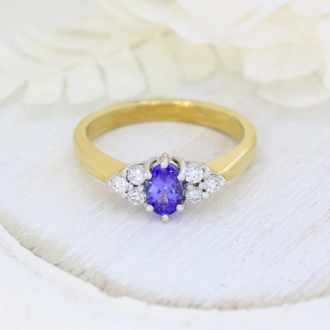 18ct Yellow Gold Tanzanite & Diamond Fancy Ring